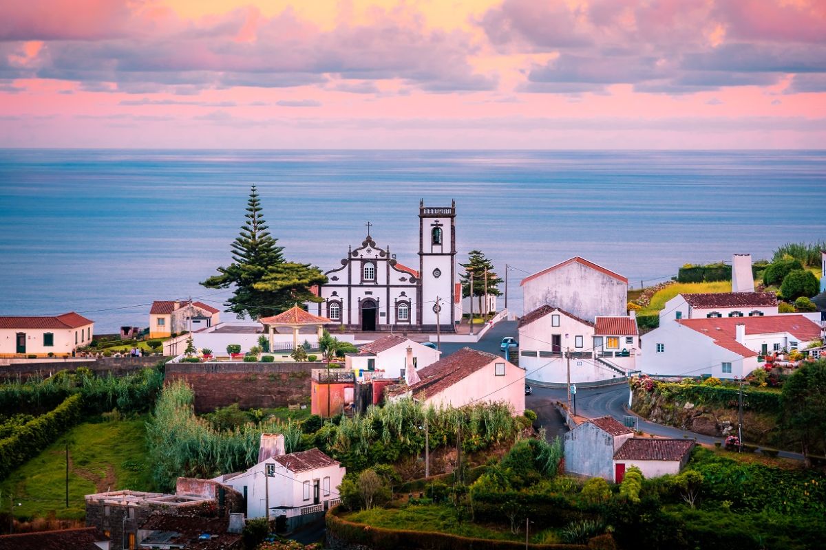 Açores: Uma Jornada pelo Arquipélago Português